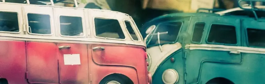 duas vans que têm seguro